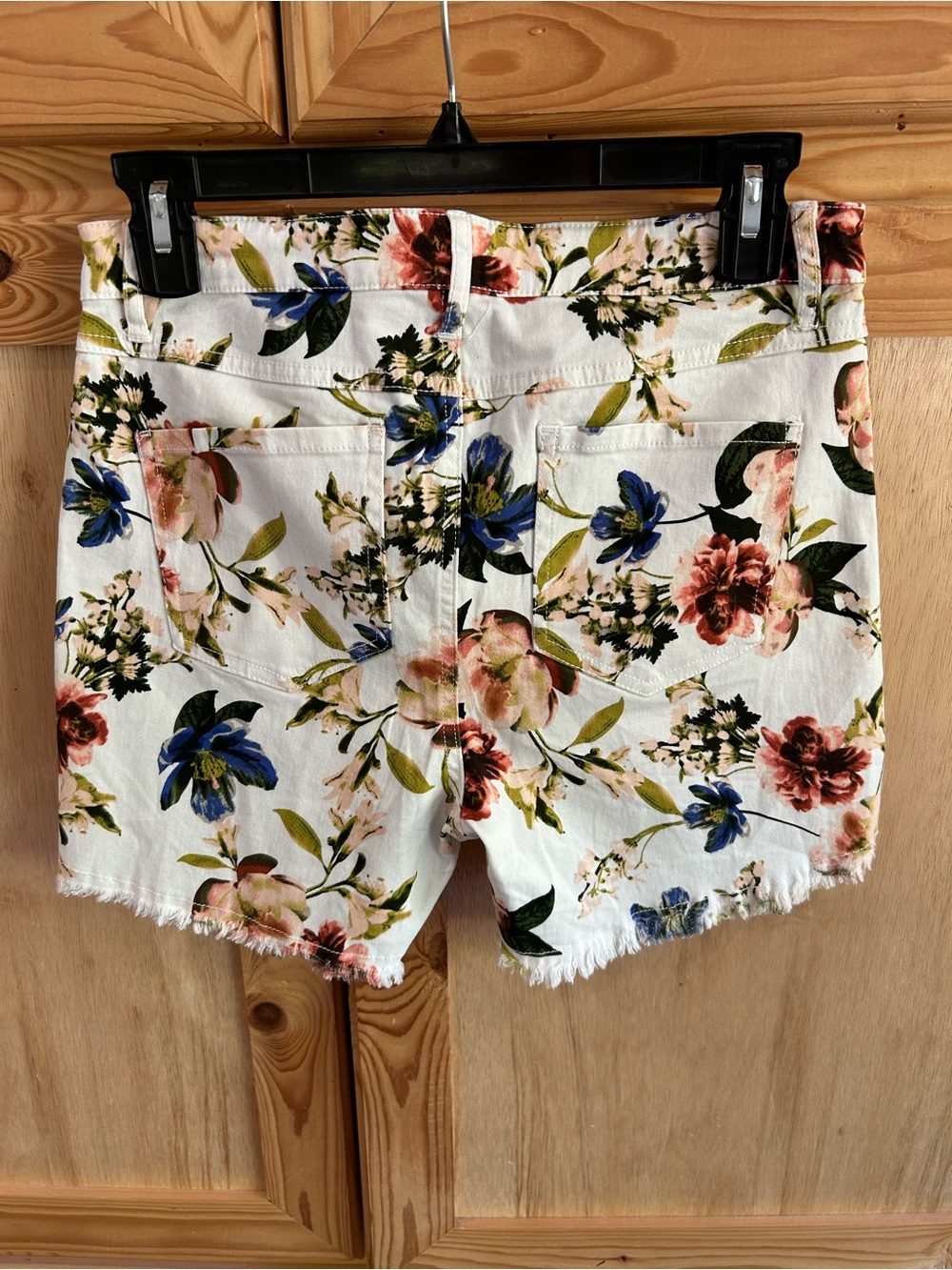 Workshop Republic Clothing White Floral Denim Cutoff Shorts New Sz 4 $68.00 - Picture 3 of 4